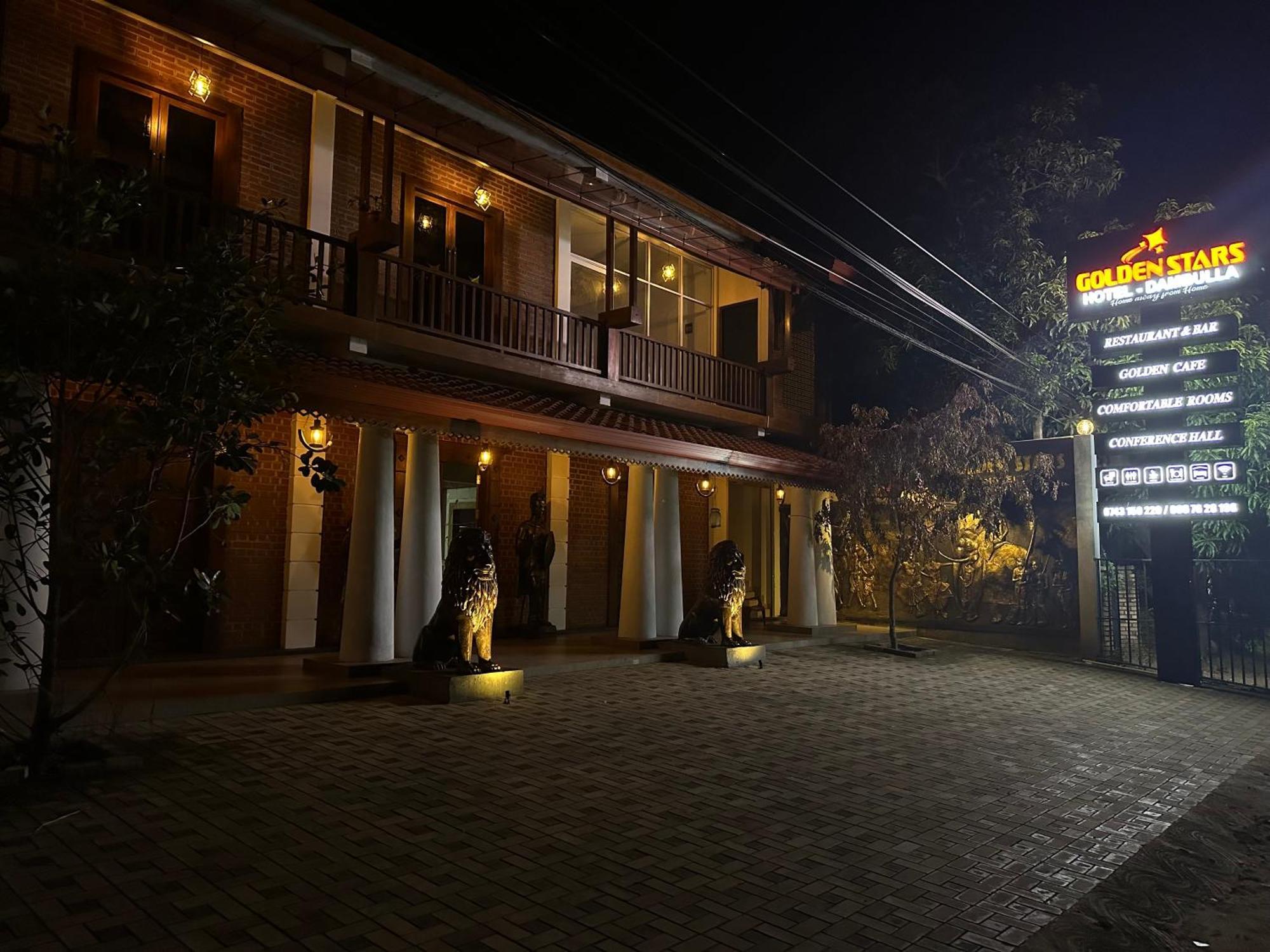 Golden Stars Hotel Dambulla Exterior foto