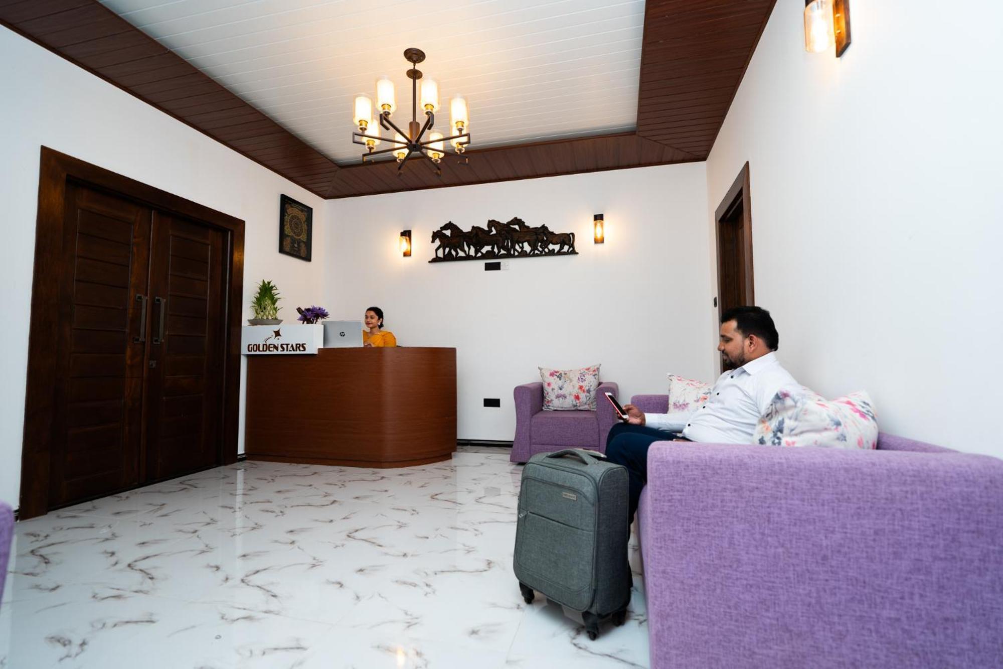Golden Stars Hotel Dambulla Exterior foto
